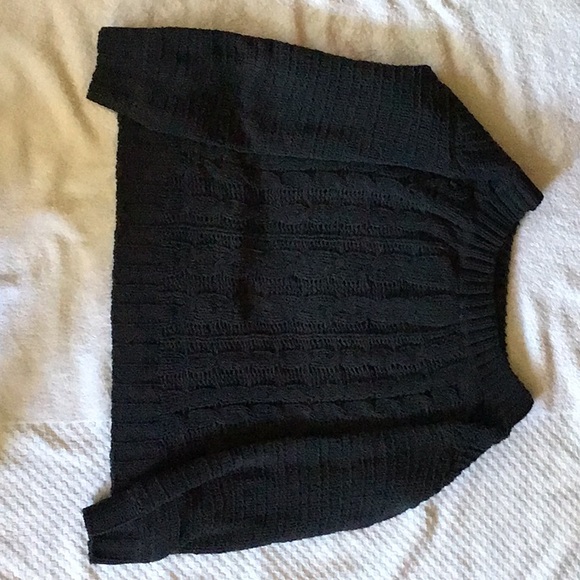 Sweaters - Picture 3 of 4